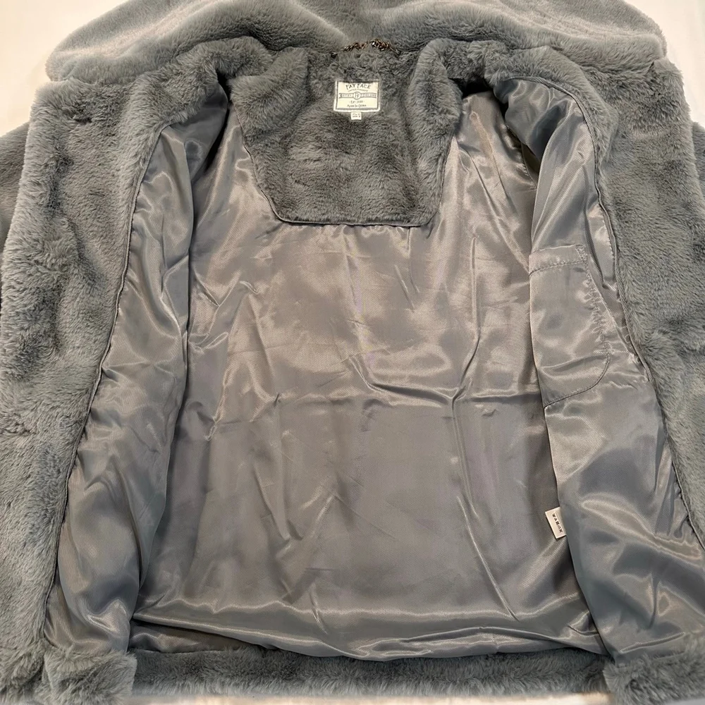 Fat Face (UK) Silver-Grey Faux Fur Jacket | Y2K Minimal Luxe Coat | US 8/ UK 12 - Picture 10 of 13